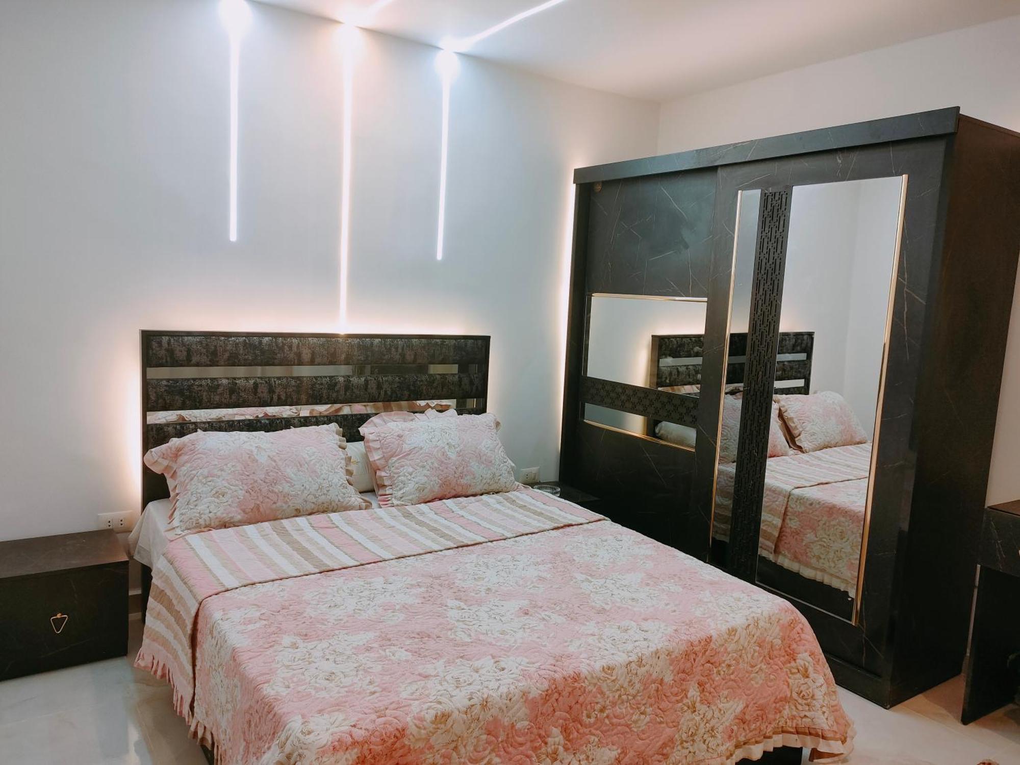 Apartment شقه فندقيه فاخره Cairo