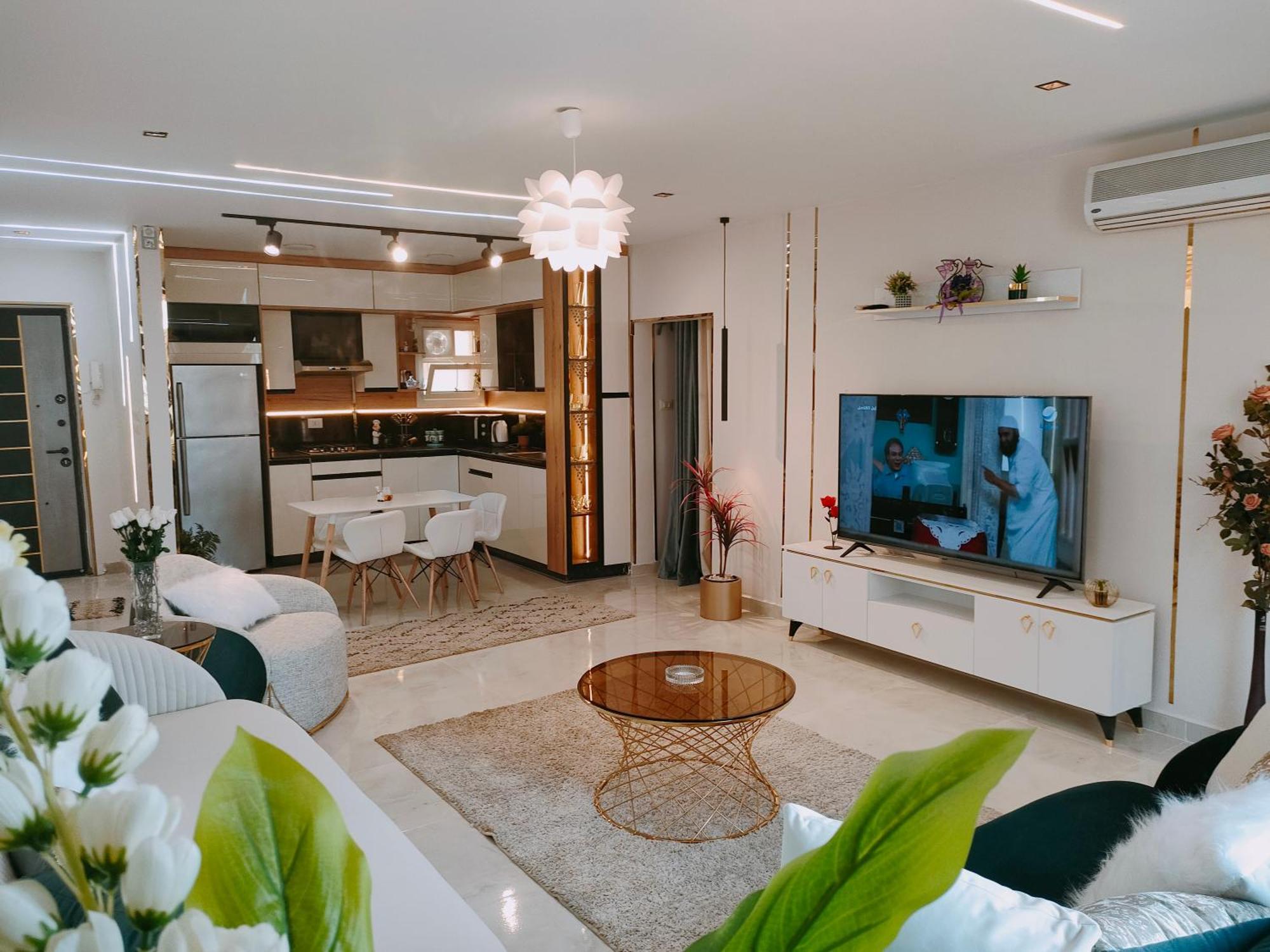 Apartment شقه فندقيه فاخره Cairo